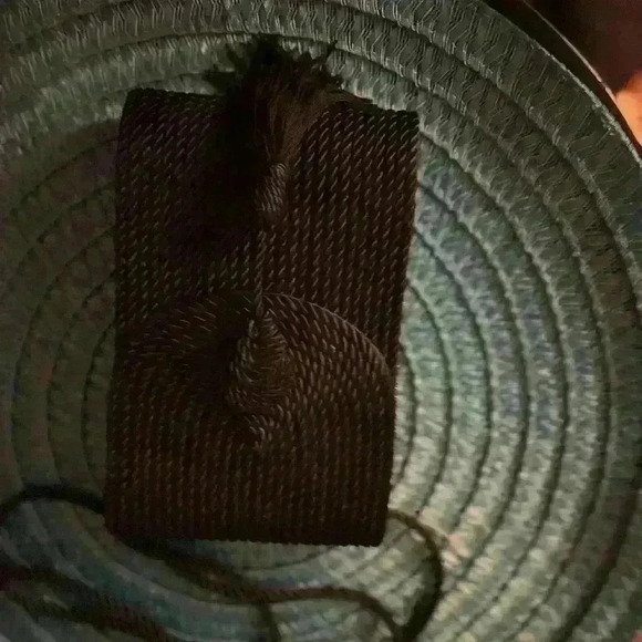 Lord and Taylor Black lightweight crossbody - Picture 9 of 10